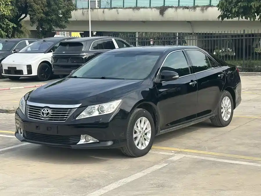 Toyota Camry 2014 Бензин