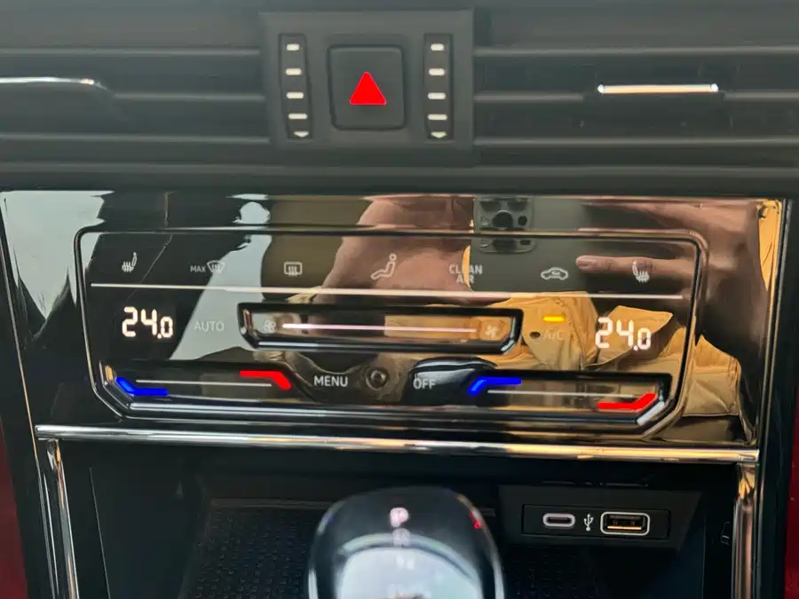 Volkswagen Passat 2022 Бензин