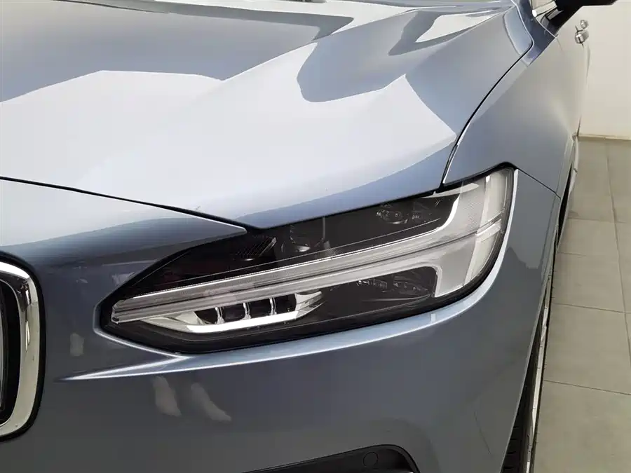 Volvo S90 2019 Бензин
