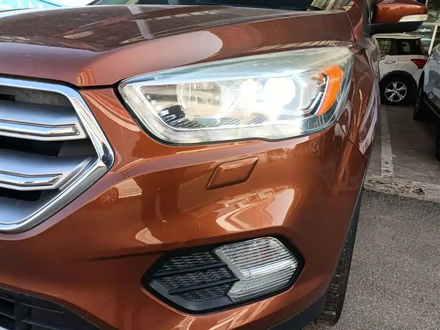 Ford Kuga 2019 Бензин