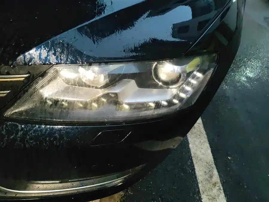 Volkswagen Passat 2011 Бензин