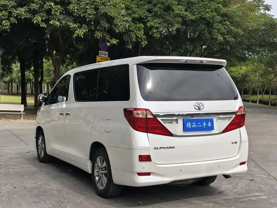 Toyota Alphard 2013 Бензин