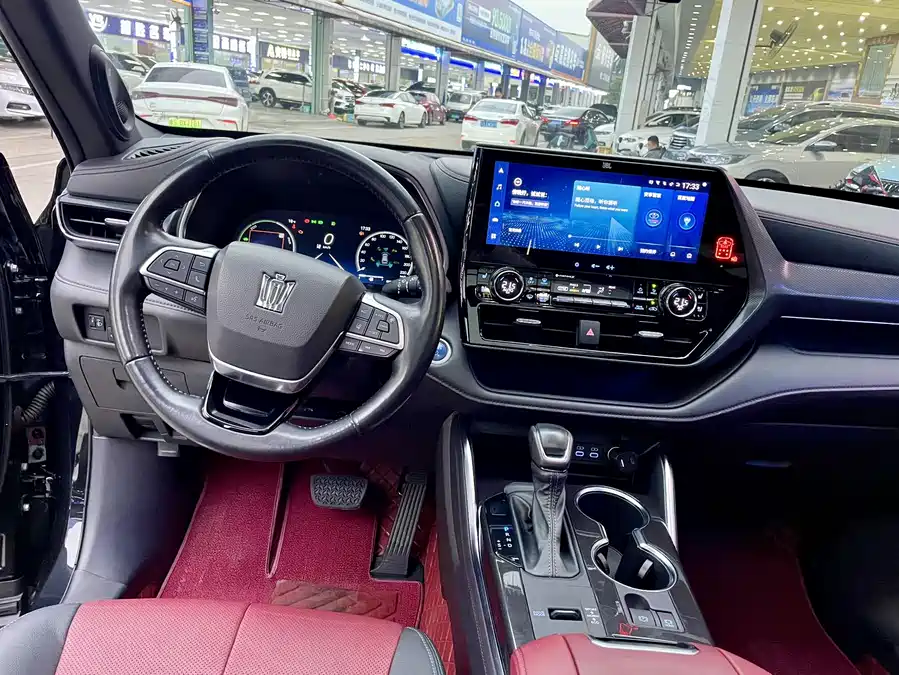 Toyota Crown Kluger 2021 Гибрид