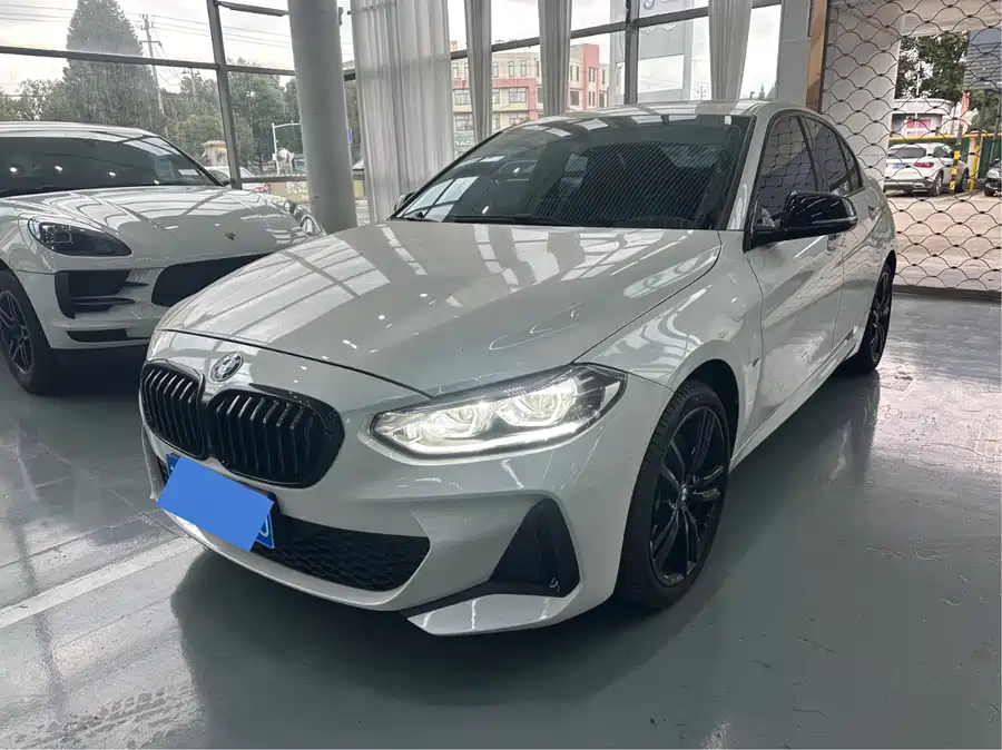 BMW 1 Series 2021 Бензин