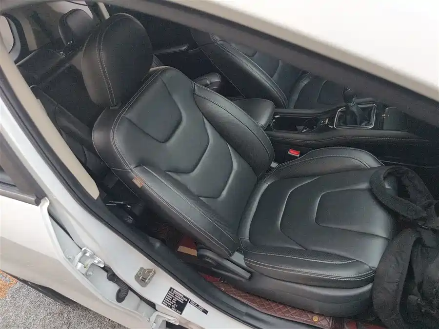 Dongfeng FENGON FENGON 580 2017 Бензин