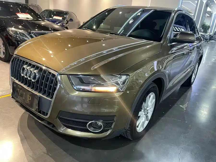 Audi Q3 2015 Бензин