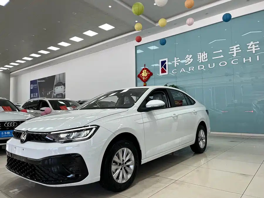 Volkswagen Lavida 2023 Бензин