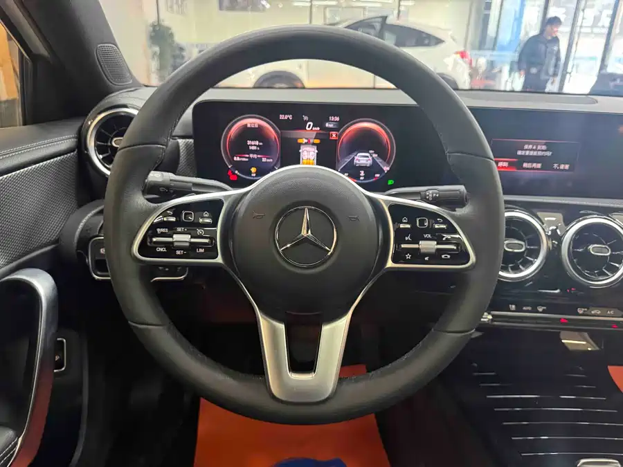 Mercedes-Benz A-Class 2022 Бензин