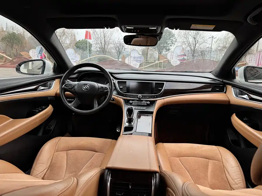 Buick LaCrosse 2017 Бензин