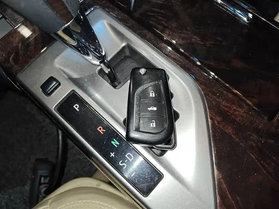 Toyota Camry 2015 Бензин