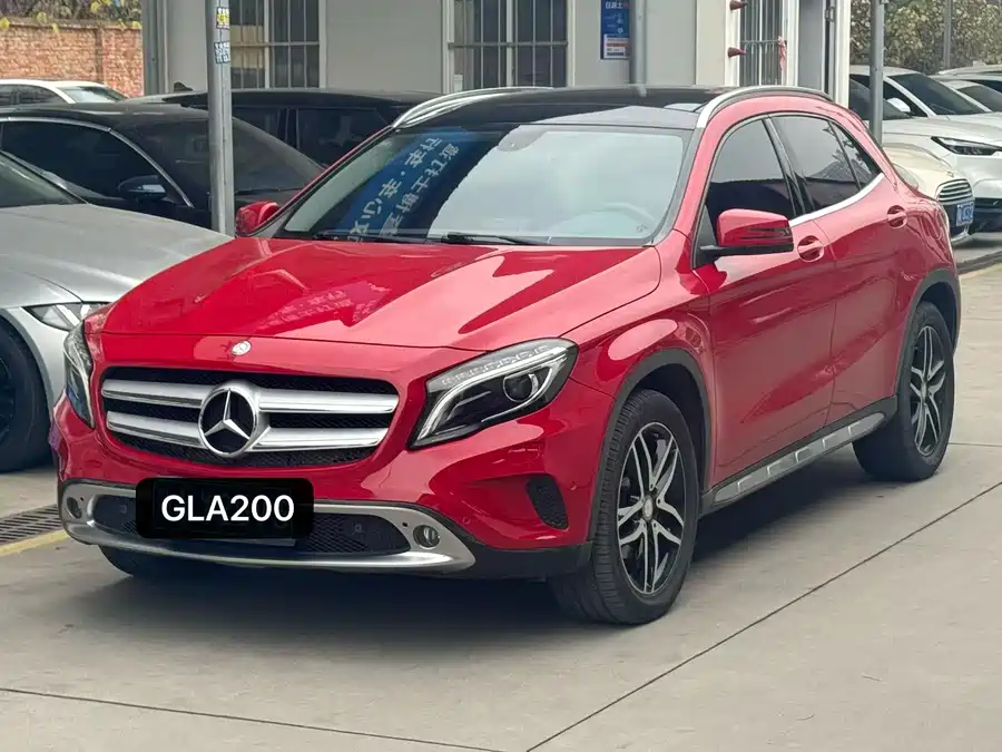 Mercedes-Benz GLA 2015 Бензин
