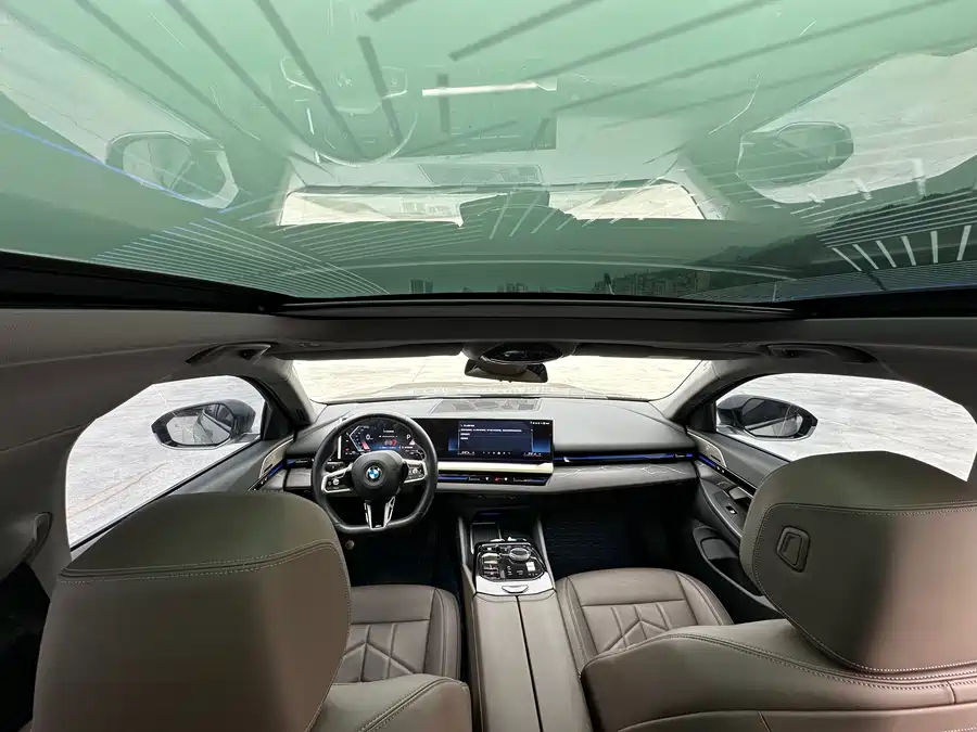 BMW 5 Series 2024 Гибрид