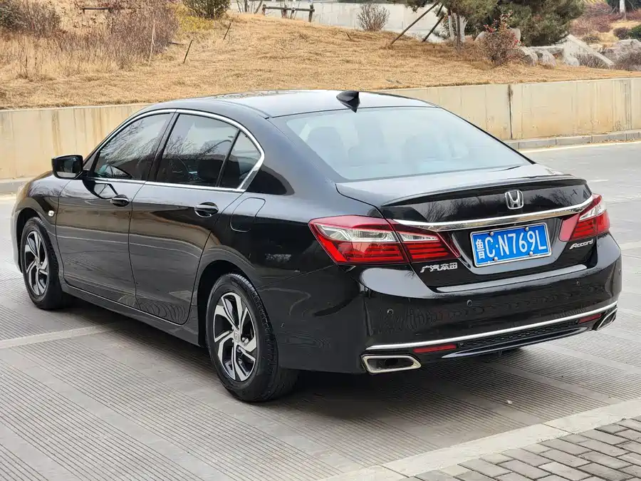 Honda Accord 2018 Бензин