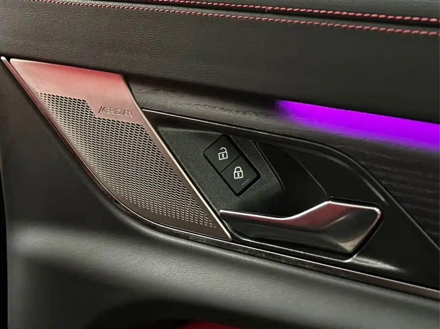 Jaguar XFL 2024 Бензин