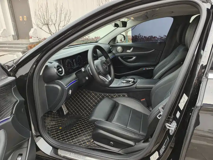 Mercedes-Benz E-Class 2018 Бензин