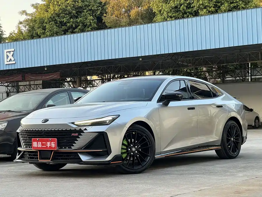 Changan UNI-V 2023 Бензин