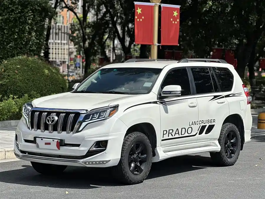 Toyota Prado 2011 Бензин