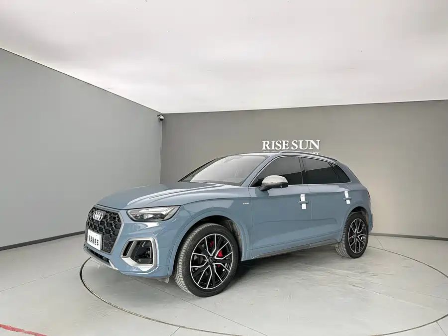 Audi Q5L 2023 Бензин