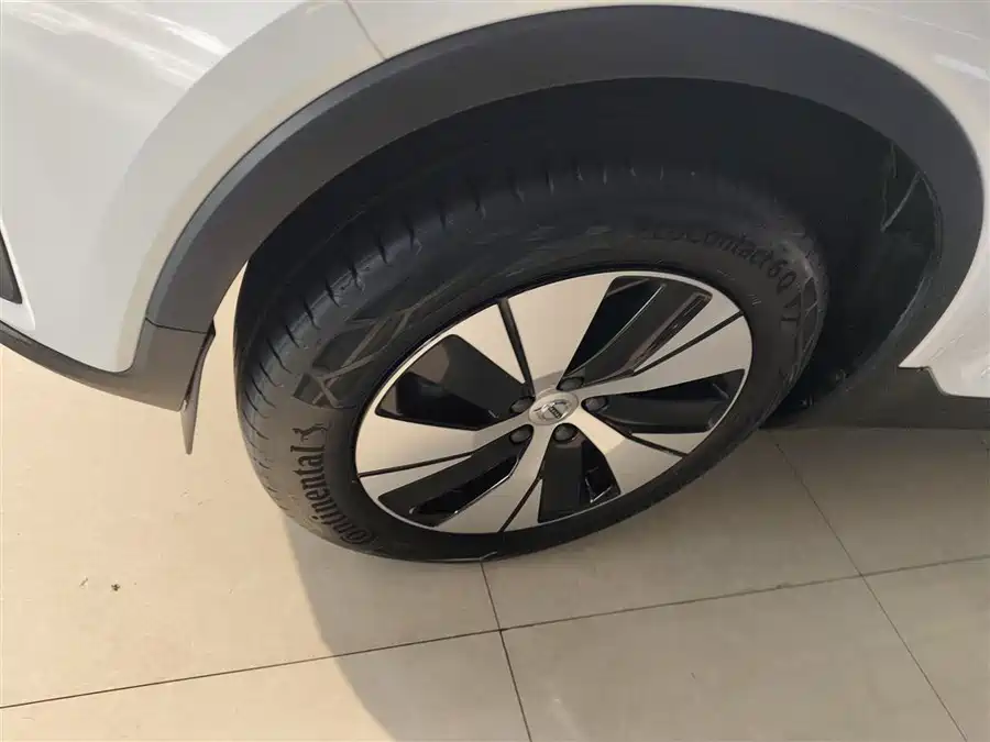 Volvo XC40 Recharge 2022 Гибрид