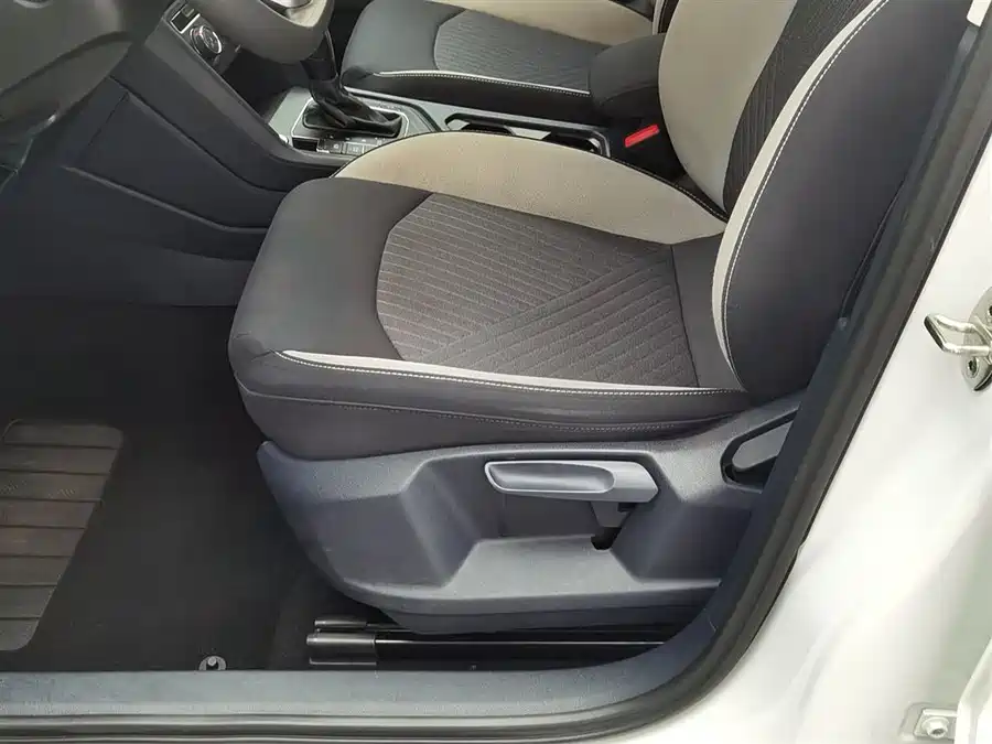 Volkswagen Tharu 2023 Бензин