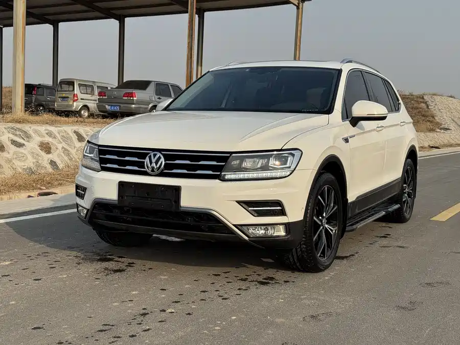 Volkswagen Tiguan L 2019 Бензин