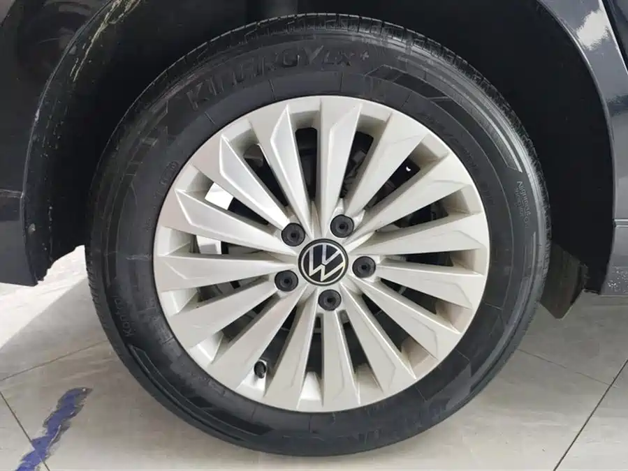 Volkswagen Lavida 2021 Бензин