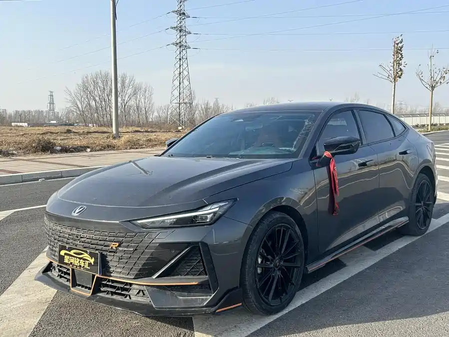 Changan UNI-V 2024 Бензин