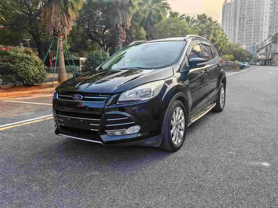 Ford Kuga 2013 Бензин