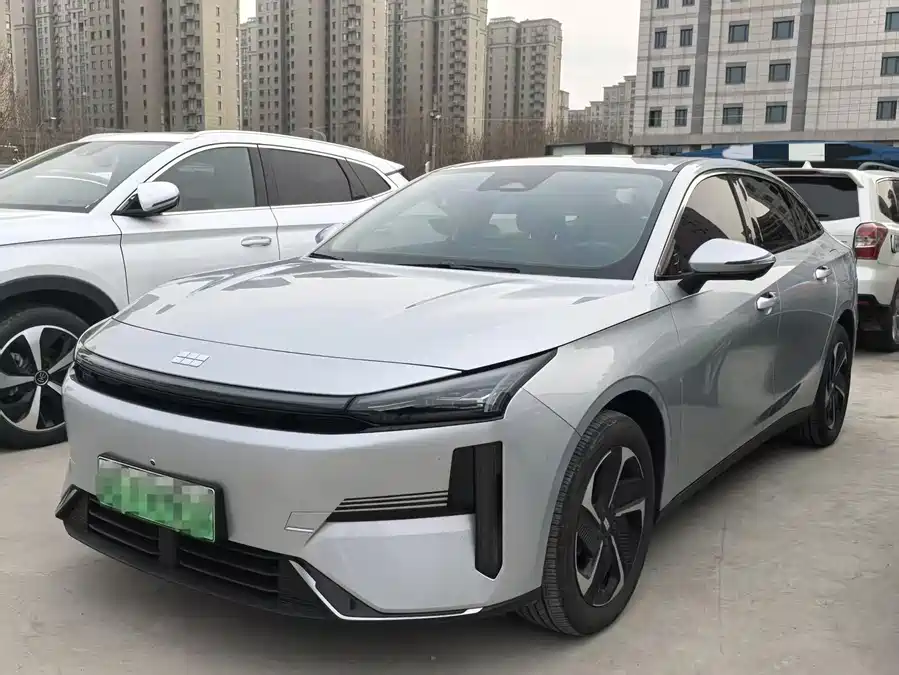 Geely Galaxy Galaxy L6 2025 Подключаемый гибрид