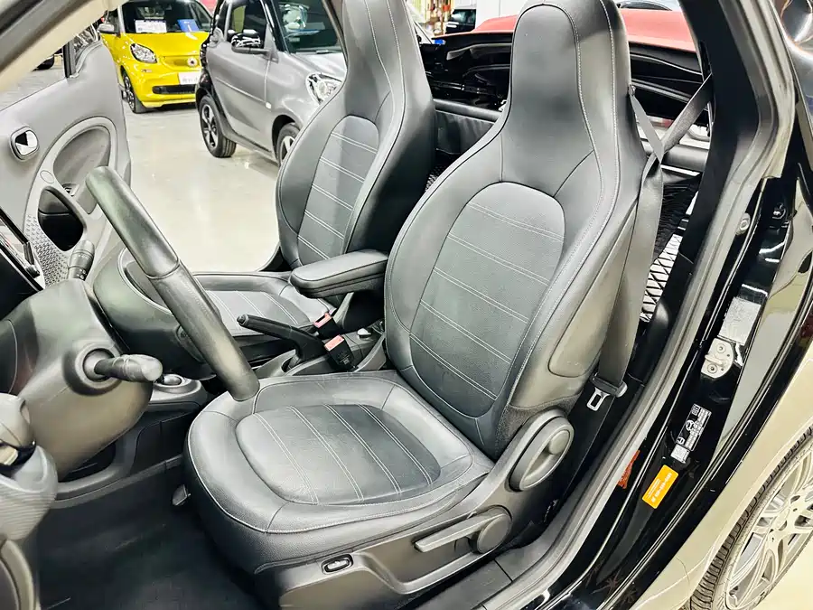 smart fortwo 2019 Бензин