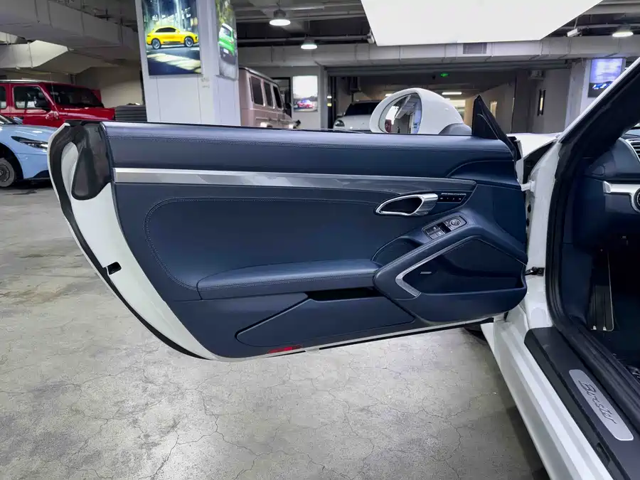 Porsche Boxster 2015 Бензин