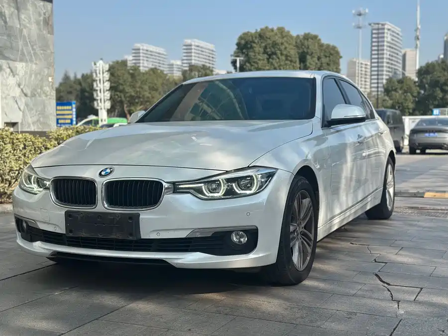 BMW 3 Series 2016 Бензин
