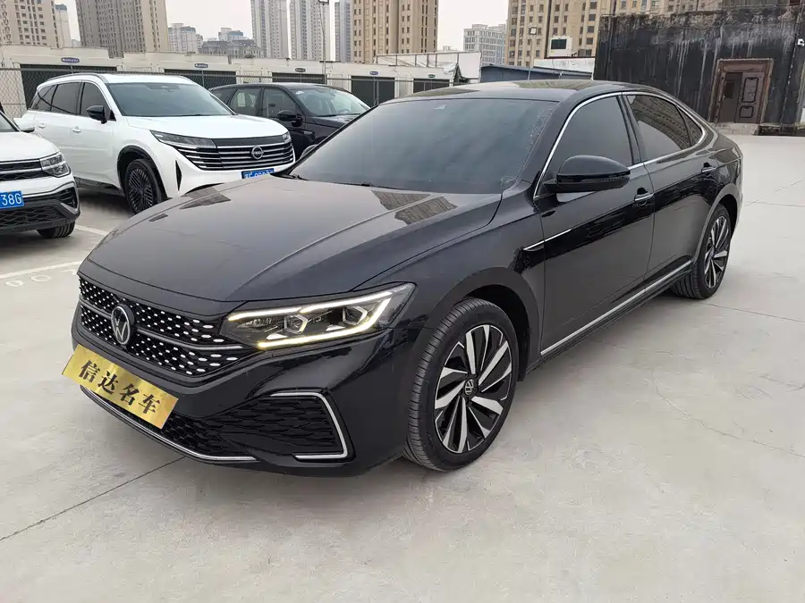 Volkswagen Passat 2022 Бензин