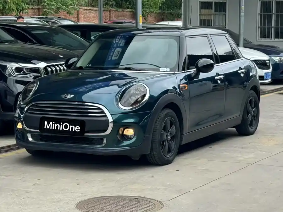 MINI 2017 Бензин