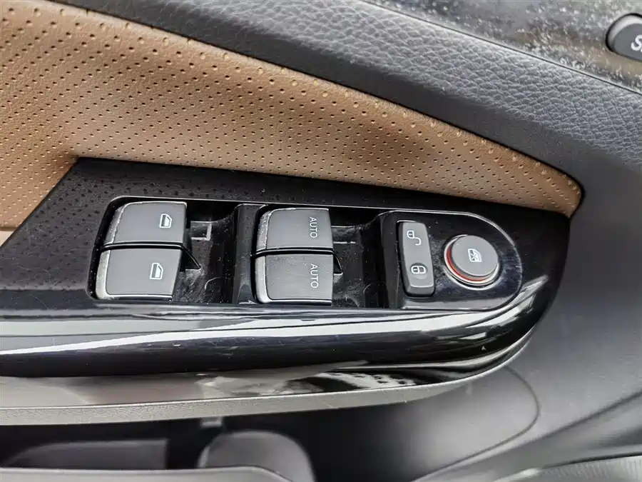 BYD Tang EV 2016 Подключаемый гибрид