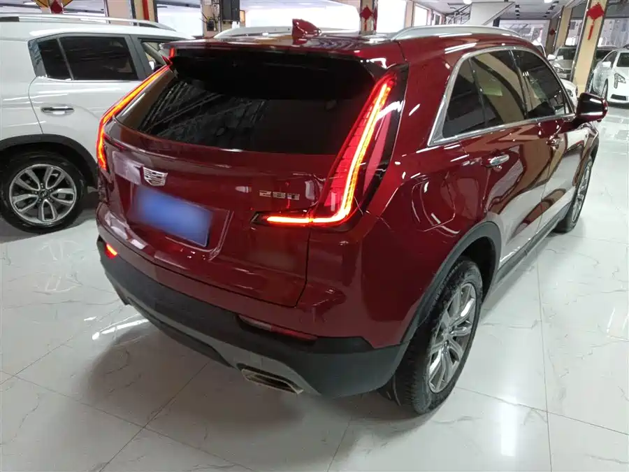 Cadillac XT4 2021 Бензин