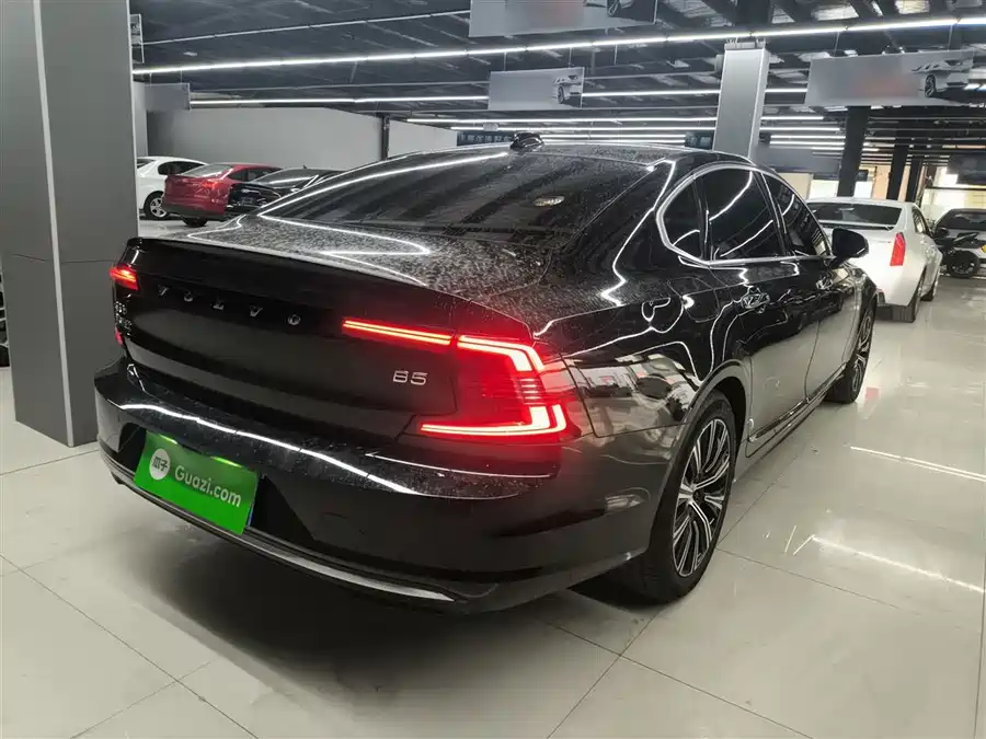 Volvo S90 2021 Гибрид