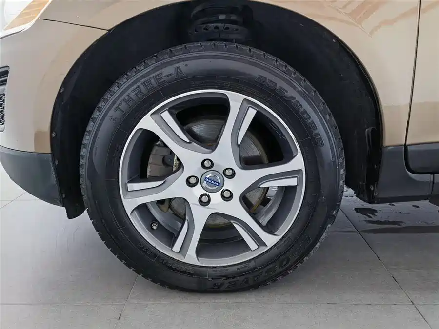 Volvo XC60 2013 Бензин