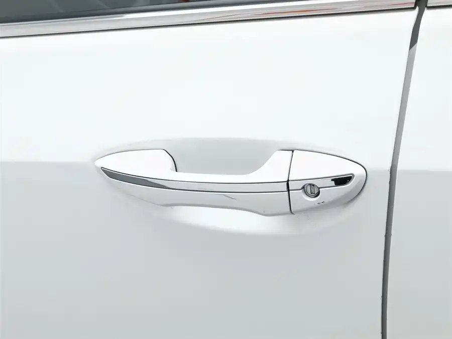 Toyota Corolla 2017 Гибрид