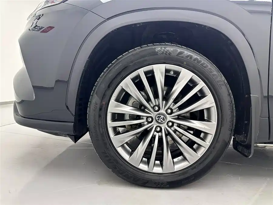 Toyota Highlander 2023 Гибрид