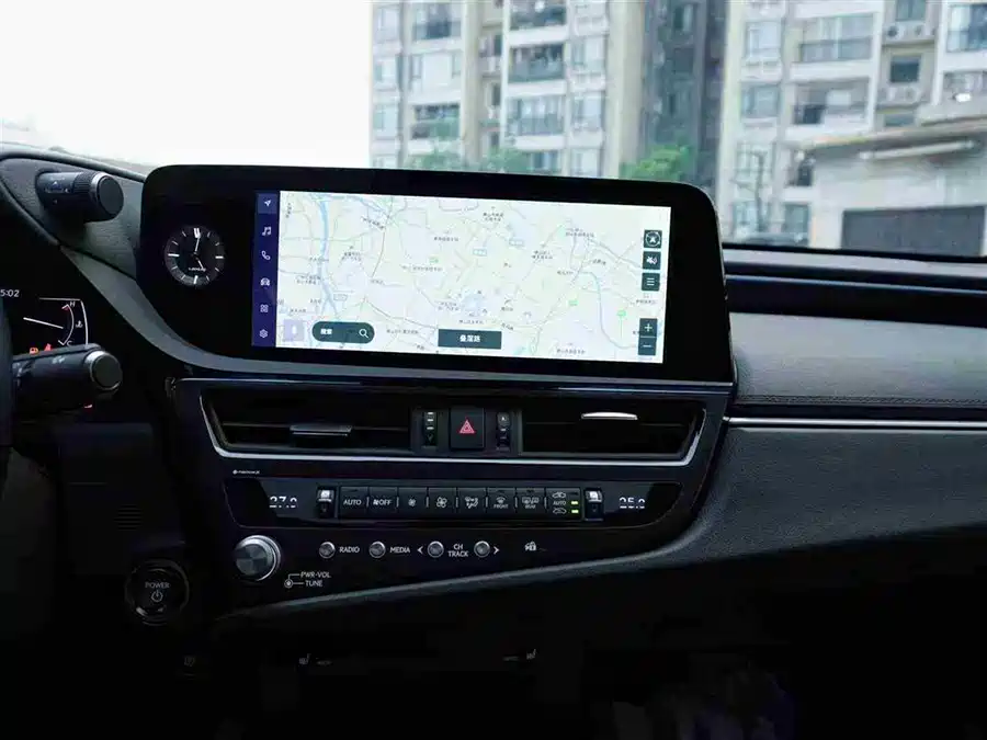 Lexus ES 2024 Гибрид