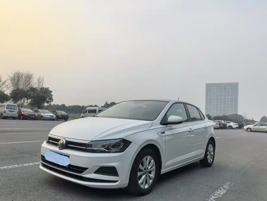 Volkswagen Polo 2019 Бензин