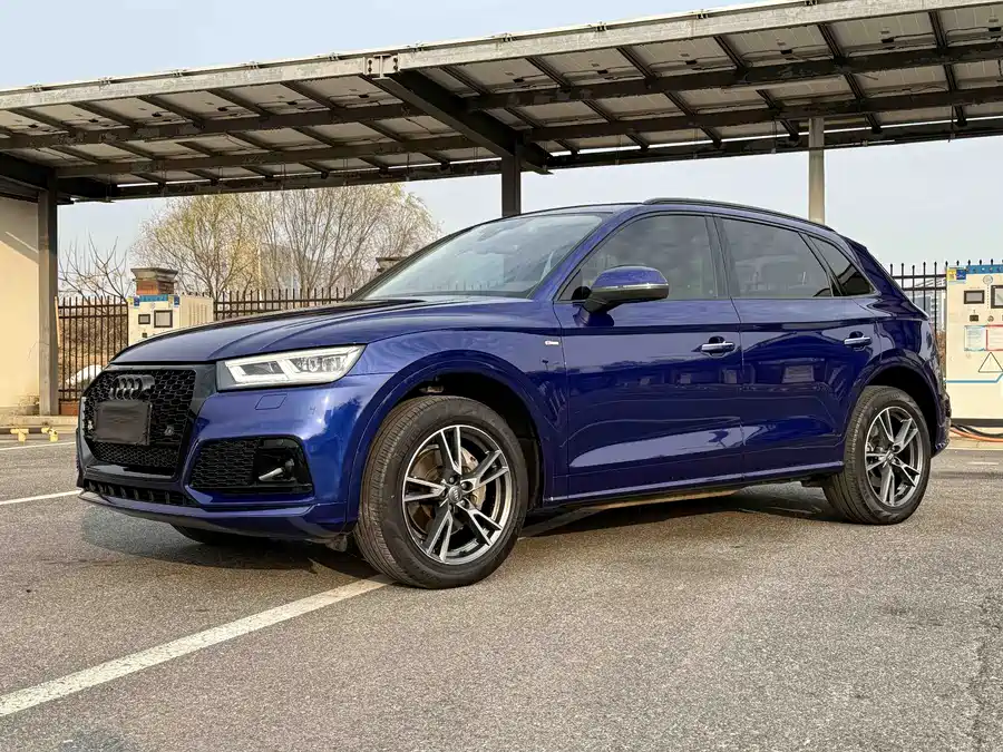 Audi Q5L 2018 Бензин