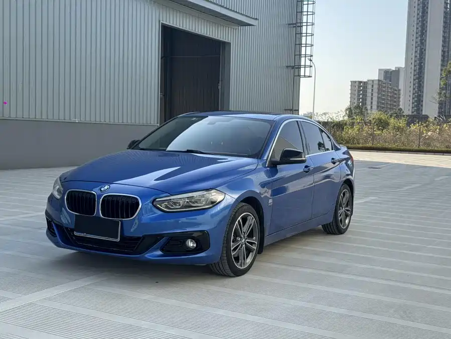 BMW 1 Series 2018 Бензин