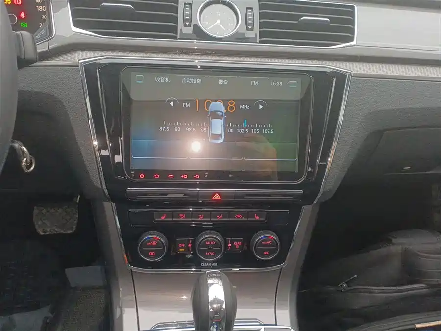 Volkswagen Passat 2017 Бензин