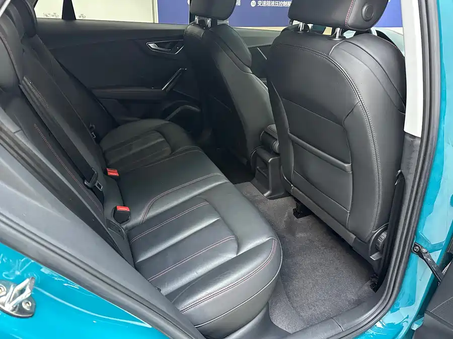 Audi Q2L 2022 Бензин