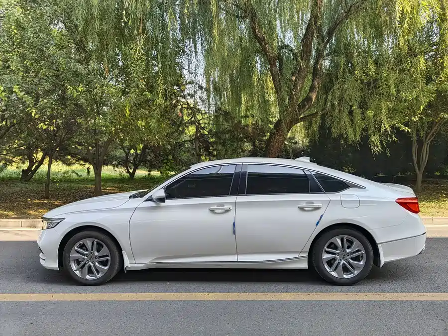 Honda Accord 2021 Бензин