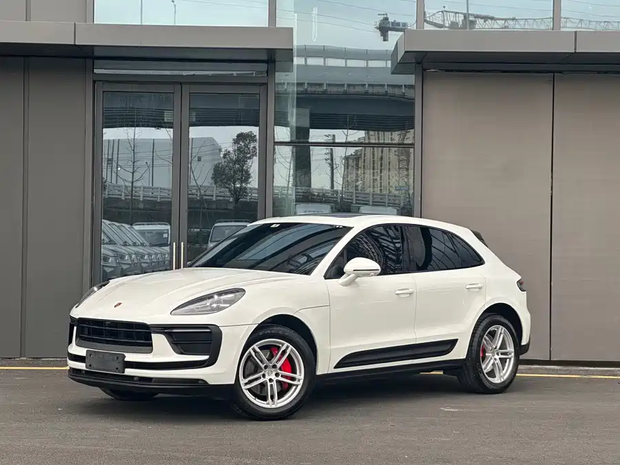 Porsche Macan 2023 Бензин