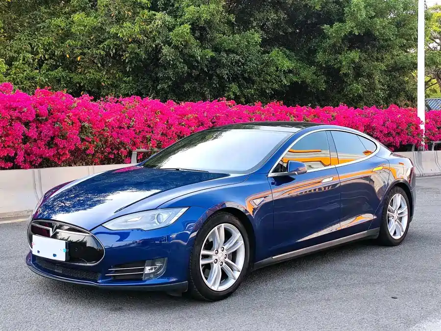 Tesla Model S 2016 Электрический