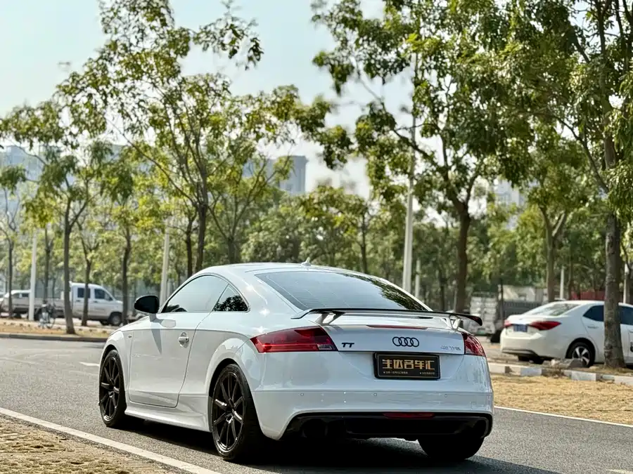 Audi TT 2014 Бензин
